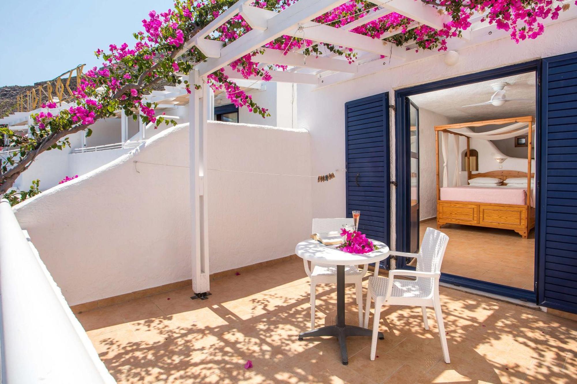 Ilidi Rock Aparthotel Livadia  Exterior photo